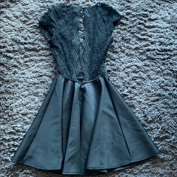 Black Mini Windsor Dress ! ✨ - Picture 4 of 7